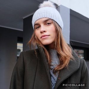 Aritzia Alxiliary pompom hat